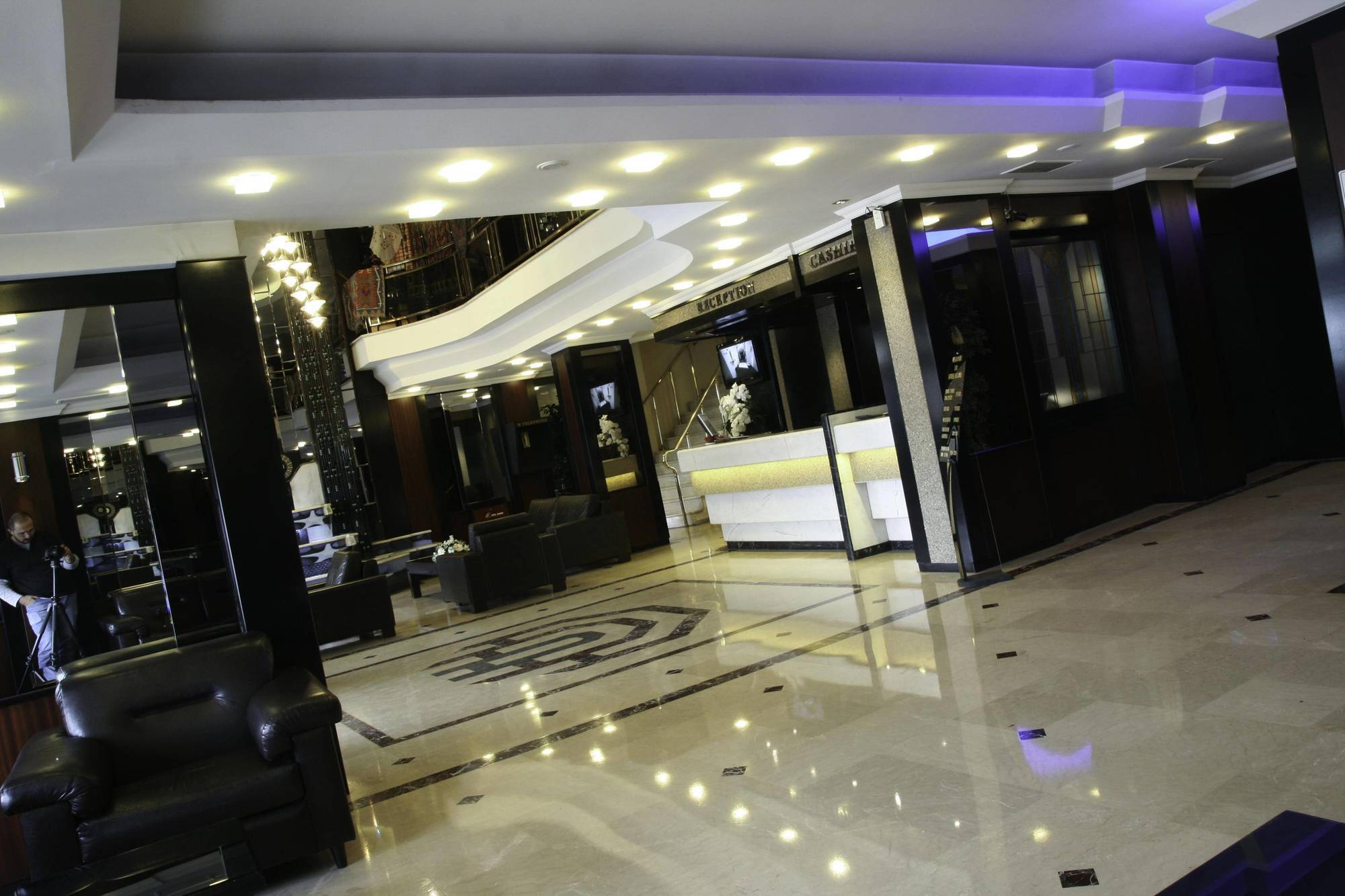 Aksan Hotel Измир Экстерьер фото